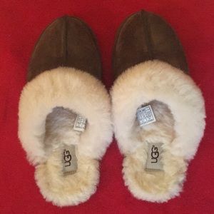 UGG Scuffette II slipper size 7